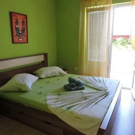 Apartment Green Jelsa * Jelsa (Hvar)
