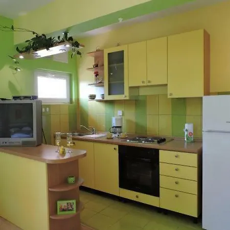 Apartment Green Jelsa
