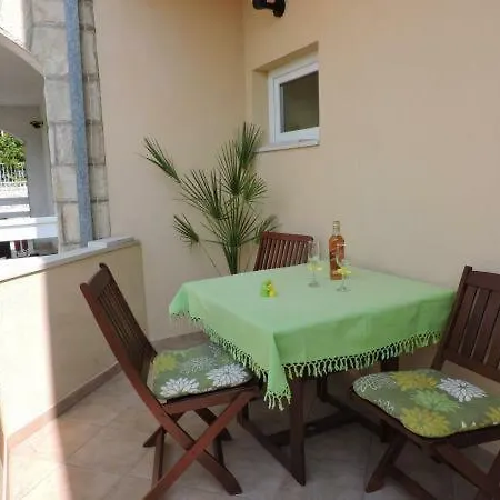 Apartment Green Jelsa